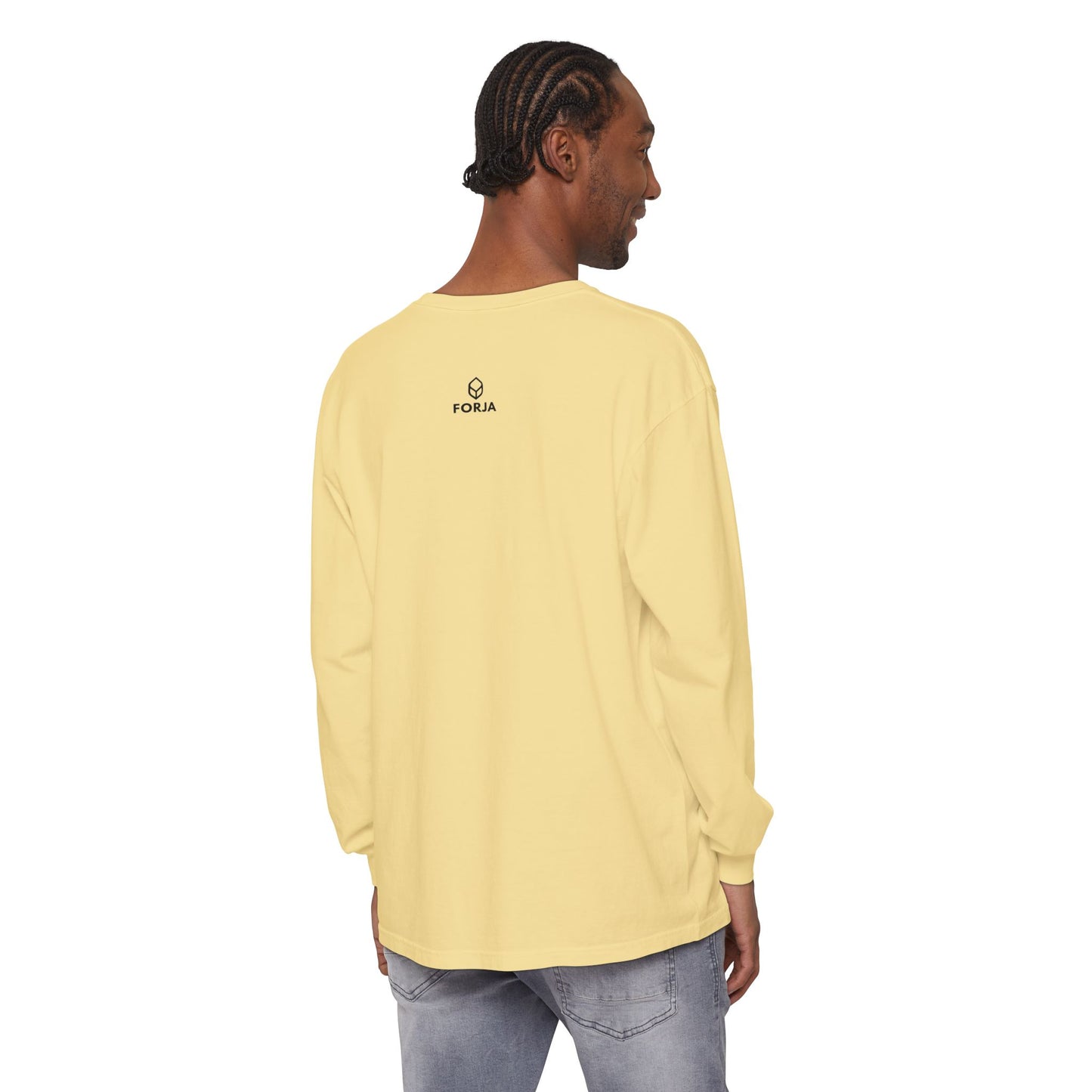 crewneck Forja Esencial: Minimalismo, carácter y confort para el día a día